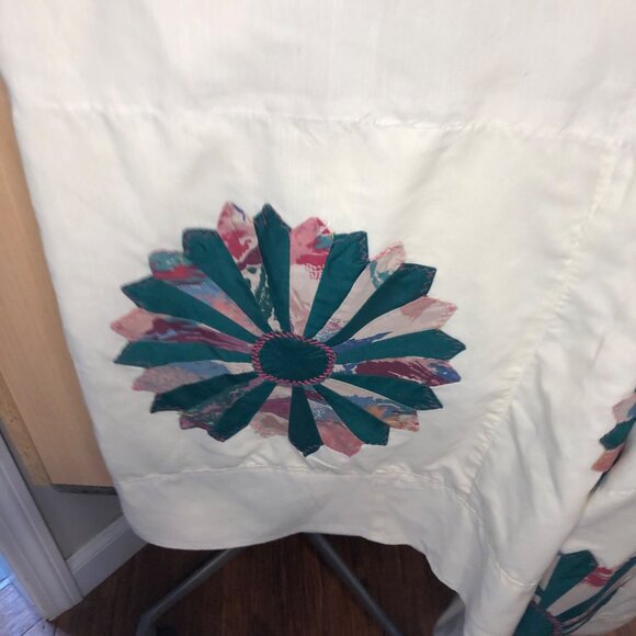 COPY - Beautiful Light Weight Quilt- Handmade 100 by 80" - Picture 4 of 8